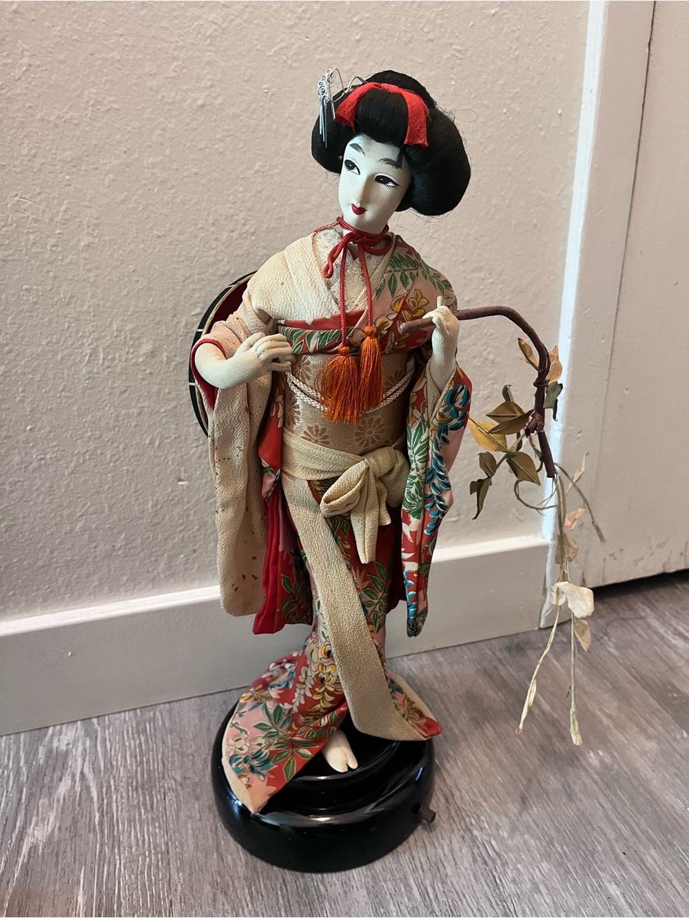 Traditional Japanese Geisha Doll in Red and Cream Kimono musical box. Works